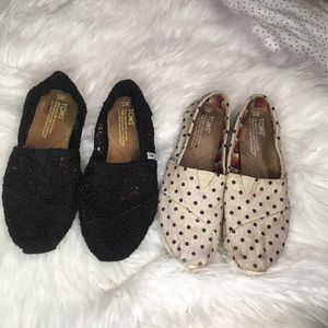 2 pairs of toms black lace and polka dots!
